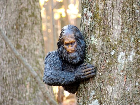 yeti tree statue