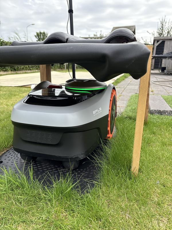 SEGWAY Navimow Tondeuse robotisée i105E 500 m² - HORNBACH