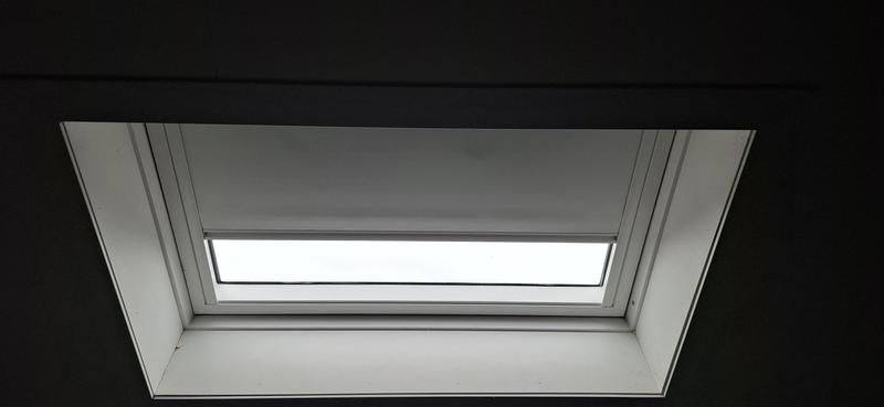 VELUX Rolgordijn verduisterend bediening op zonne-energie DSL 204 0705S