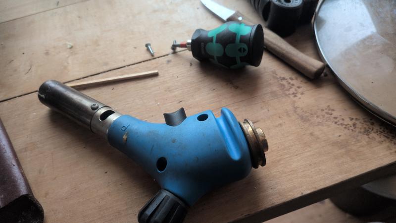 CFH Profi-Handlötgerät TS 1800 inkl. 1 Universaldruckgasdose | Gaslöten, Gasschweißen, Abflammen und Camping günstig kaufen | elektronik CFH Profi-Handlötgerät TS 1800 inkl. 1 Universaldruckgasdose | Gaslöten, Gasschweißen, Abflammen und Camping günstig kaufen | elektronik