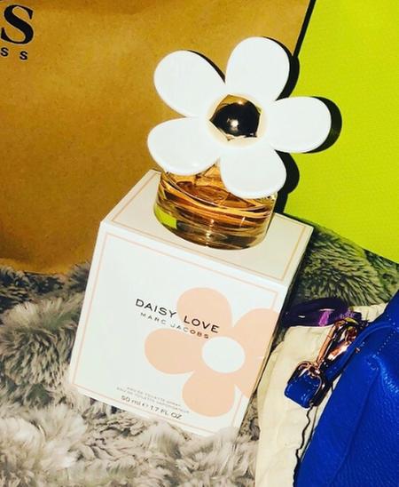 Marc Jacobs Daisy Love 50ml Eau de Toilette Spray Duty Free Madrid Airport Shops