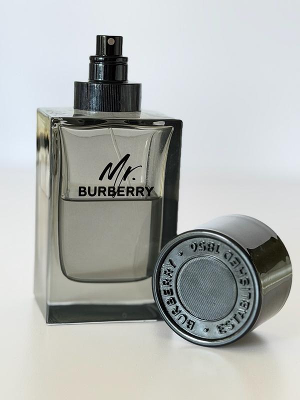 Mr. Burberry Eau De Toilette • 150ml