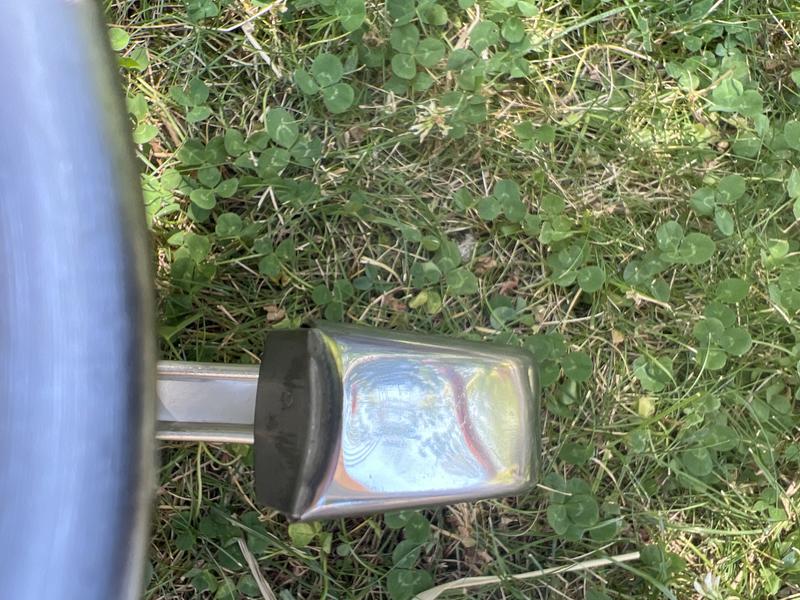 Broken handle on an otherwise great kettle.