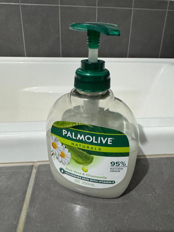 Palmolive Naturals Aloe Vera & Chamomile Hand Wash