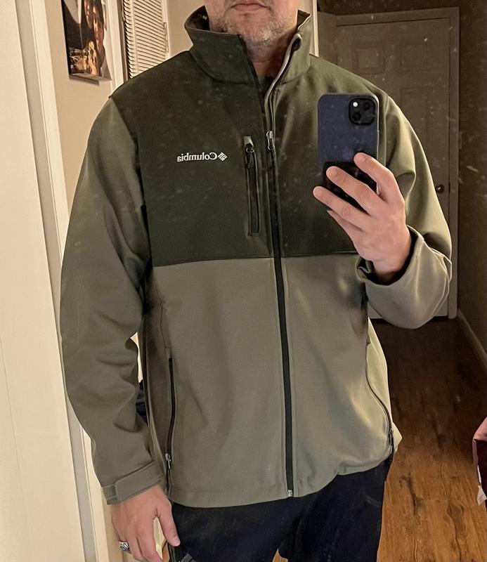 I’m 5’11” 185lbs, no belly and I ordered Large. Medium ran too tight even though I own other Columbia jackets size Medium.