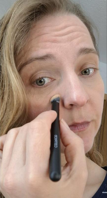 Atraskite CATRICE Šepetėlis maskuojančiai priemonei Under Eye