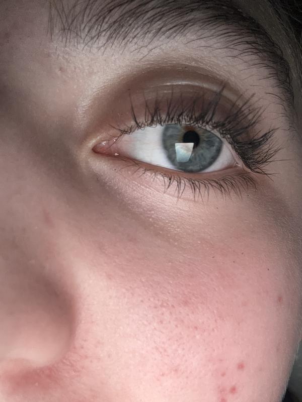 bye bye panda eyes! smudge-proof volumizing and defining mascara