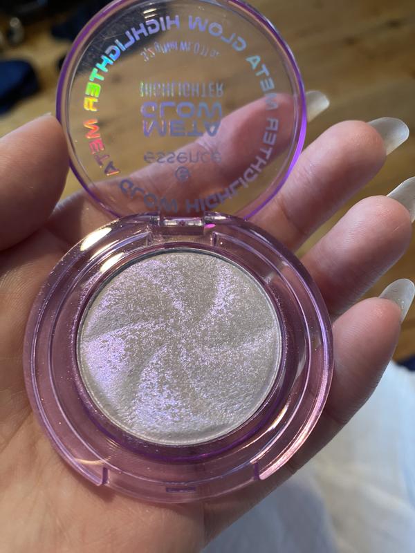 META GLOW HIGHLIGHTER – essence makeup