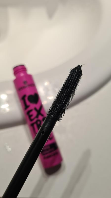 Essence I Love Extreme Crazy Volume Waterproof Mascara - Maat Beauty