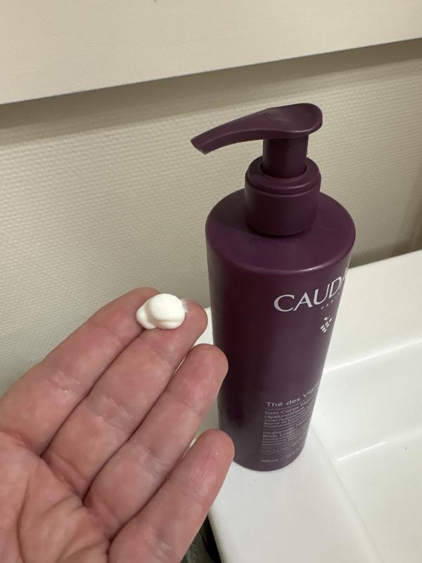 Laisse la peau douce et nourrie