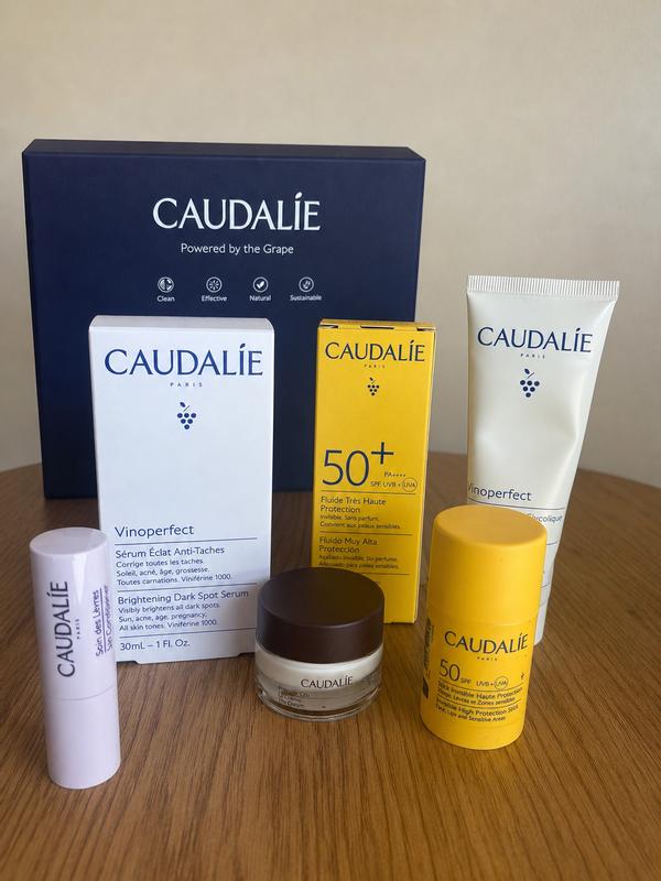Amazing serum, keeps skin bright and hydrated