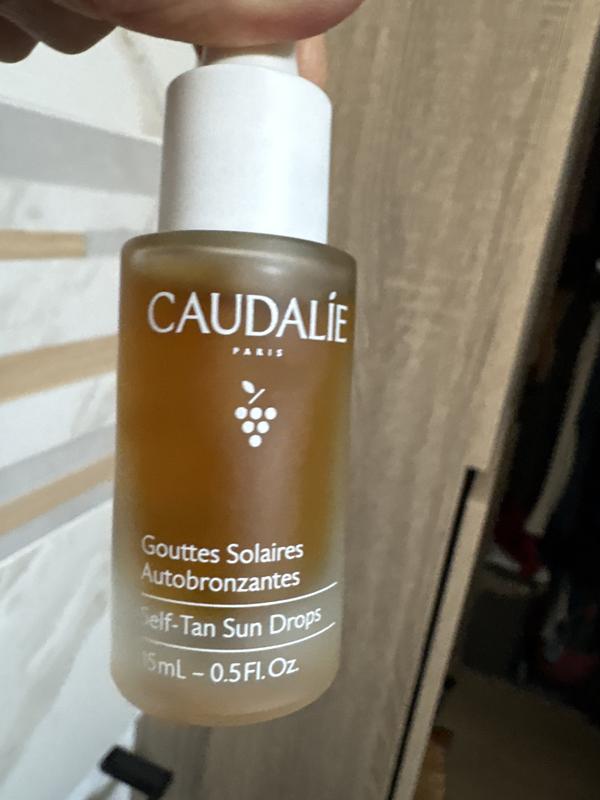 Idéal un teint parfait bronzer ne colle pas du tout ni de taches marron ajouter à la crème de votre choix