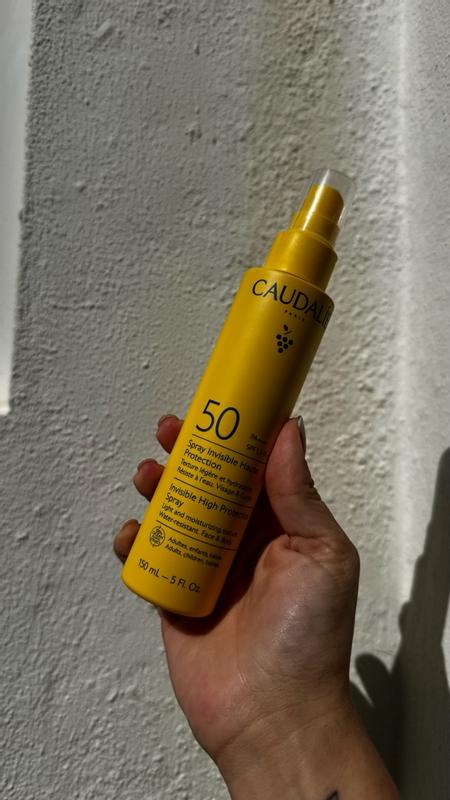 Super leve e não deixa a pele oleosa!