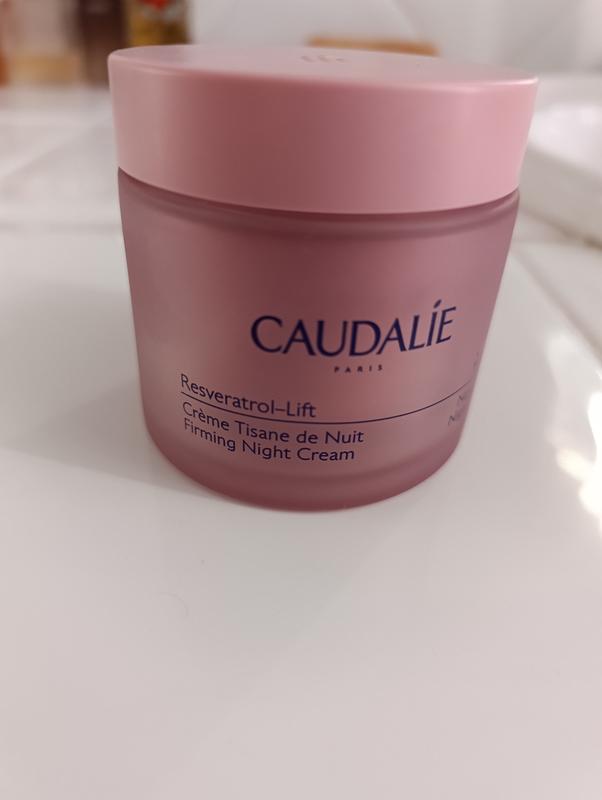 Une crème très efficace qui tient sa promesse associé au sérum