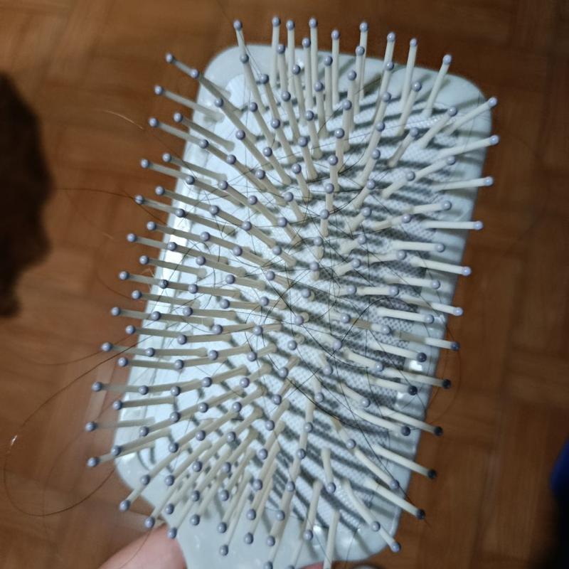 Sérum leve e confortável que ajuda a reduzir a queda sem deixar resíduos no cabelo.