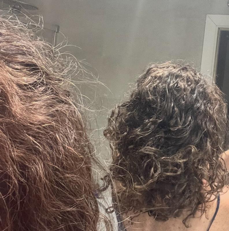 Natural, ligero y no ensucia el pelo. Buen producto