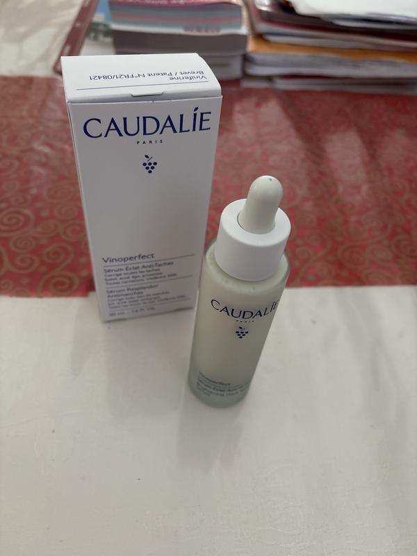 Un sérum éclat efficace pour un teint plus uniforme et taches attribuées