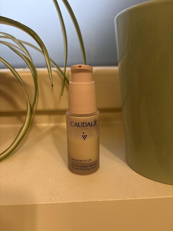 Sérum liftant Resveratrol-Lift, super texture et effet liftant rapide