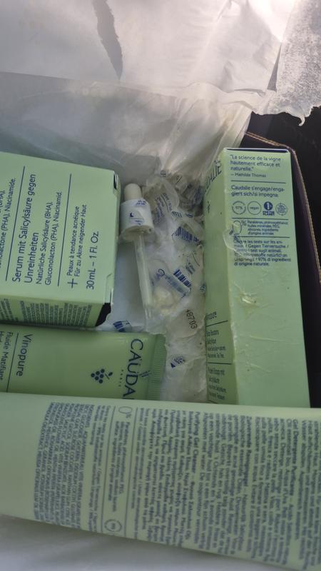 Set ottimo per la pelle, ma attenzione alle pipette in vetro!