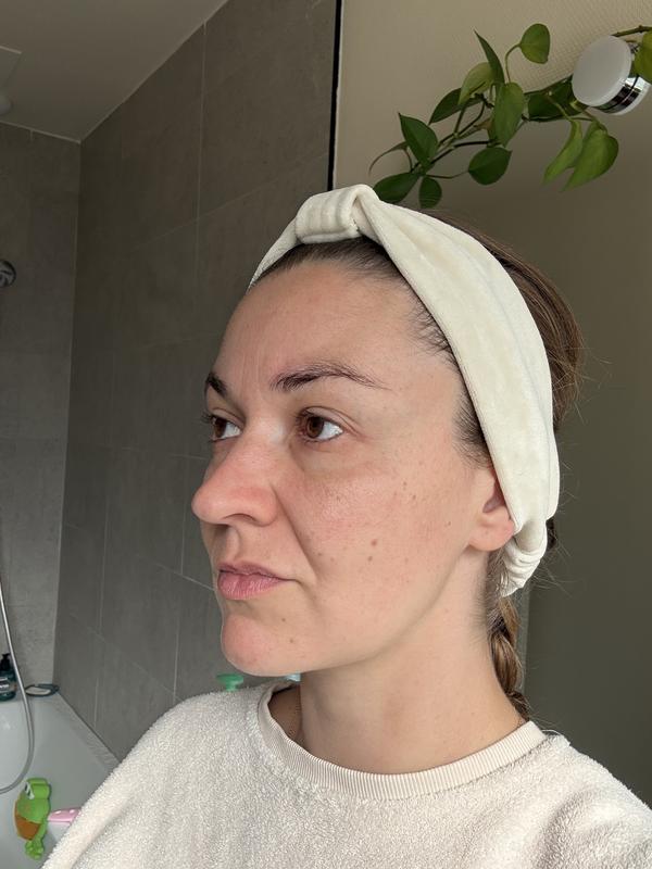 Une crème riche à utiliser dès les premiers signes de fatigue ou de l’âge sur le visage.