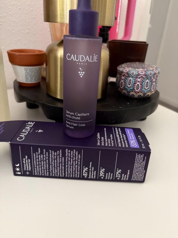 Fijn serum dat mijn haar verzorgt, versterkt en niet vet maakt!