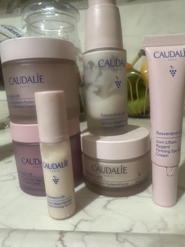 Bu set cildinizi yeniden yapılandırır