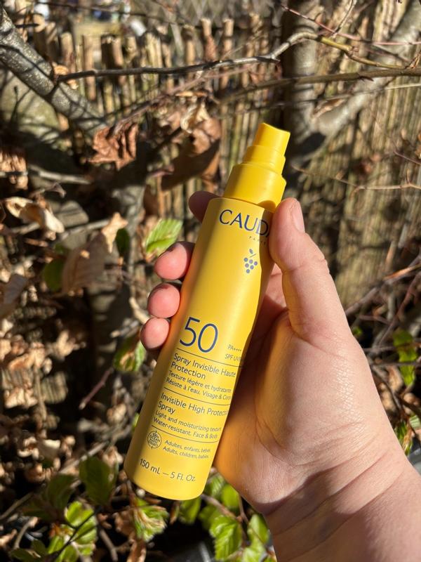 Plakt niet, smeert vlot uit.