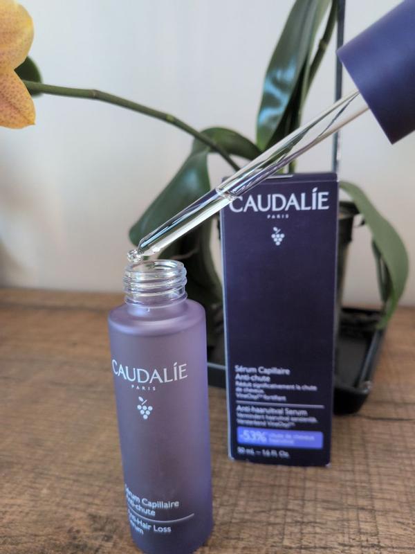 Sérum facile à utiliser , agréable et qui laisse les cheveux plus forts