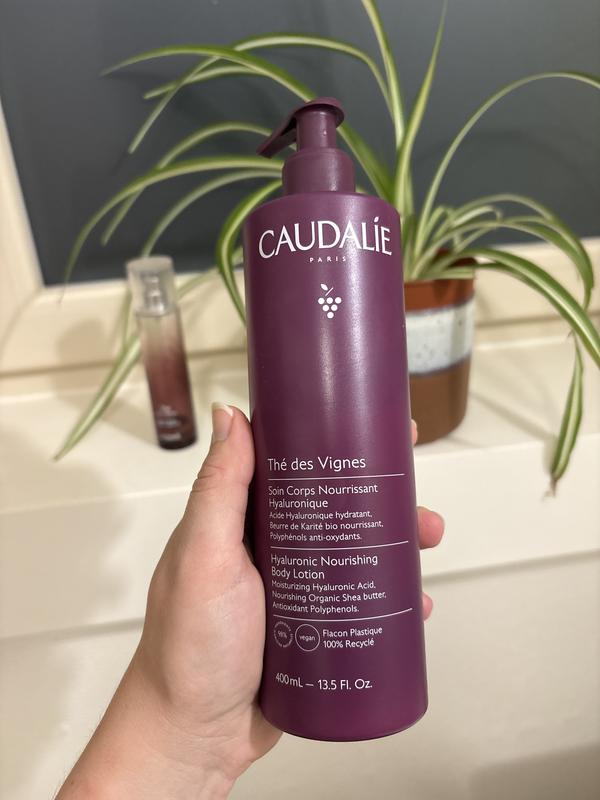 Laisse la peau douce et nourrie