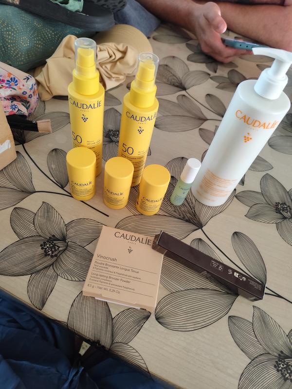 Je m'hydrate la peau tous les soirs après mes bains de soleil j'ai hâte de l'utiliser en profondeur mais elle m'a déjà l'air incroyable