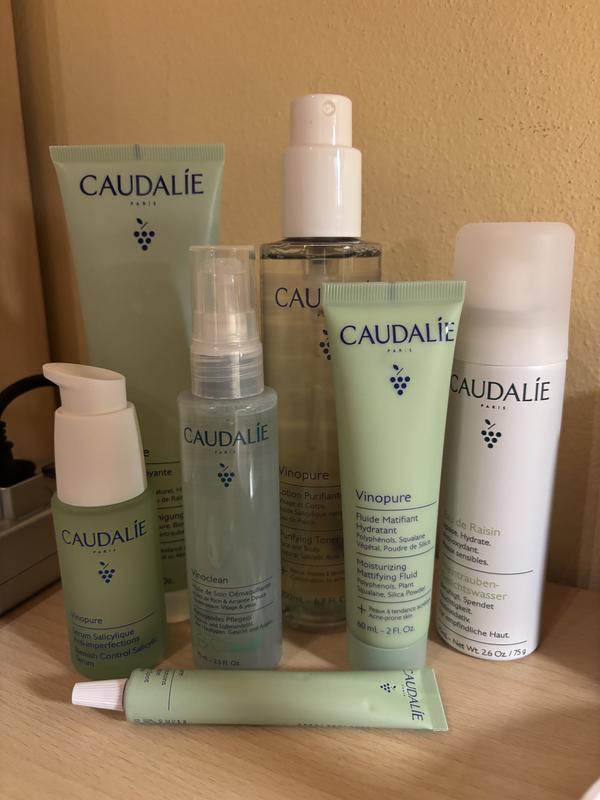Linea consigliata per persone con pelle a tendenza acneica