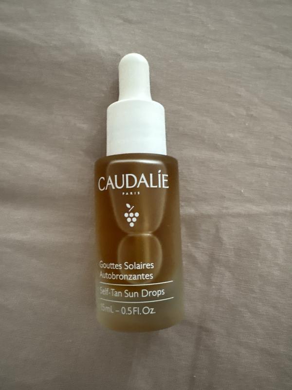 Idéal un teint parfait bronzer ne colle pas du tout ni de taches marron ajouter à la crème de votre choix