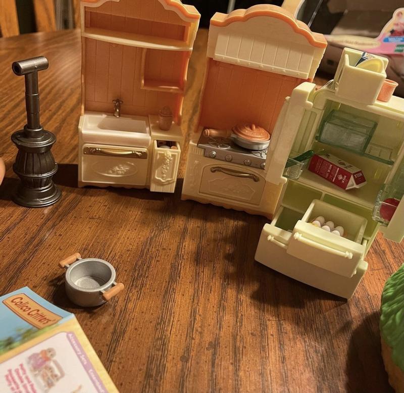 Sylvanian Families &ndash; Calico Critters &ndash; Set Cucina Con Mobili &ndash; Scala 1:12