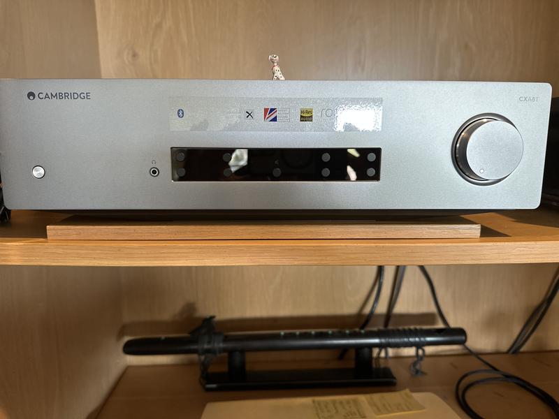 Cambridge Audio CXA81 Stereo Two-Channel Amplifier with Bluetooth and  Built-in DAC - 80 Watts Per Channel (Lunar Grey)