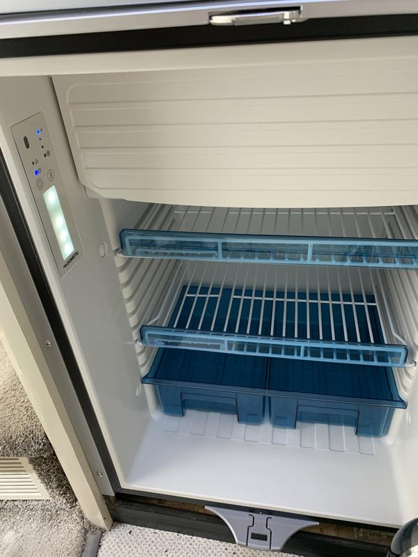 Dometic CoolMatic CRX Kompressor-Kühlschrank bei Camping Wagner