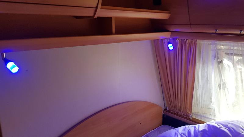 Dimatec LED Leseleuchte mit Nachtlicht, USB, 12V, 1W bei Camping