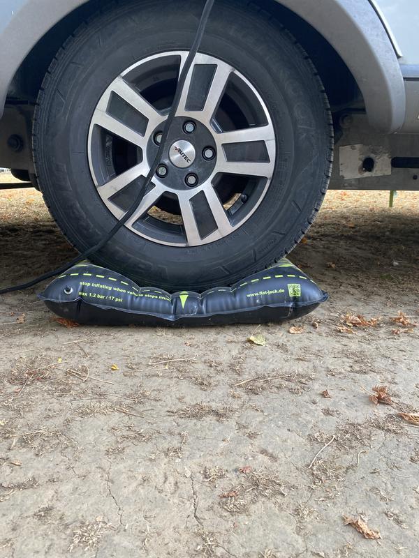 Flat-Jack Camper Reifen-Luftkissen, 255mm bei Camping Wagner Campingzubehr