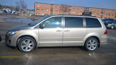 Goodyear Eagle RS-A2 P245/45R19 on VW Routan
