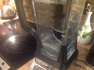 Pichet brisé par la glace