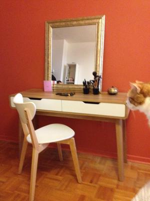Excellent Make-up Vanity