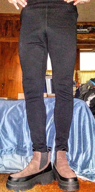 Great fitting leggings for a guy, too.