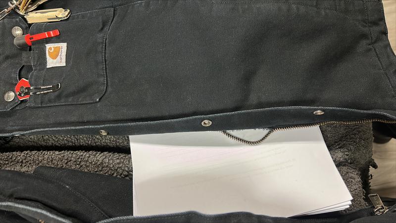 Poor quality zipper.