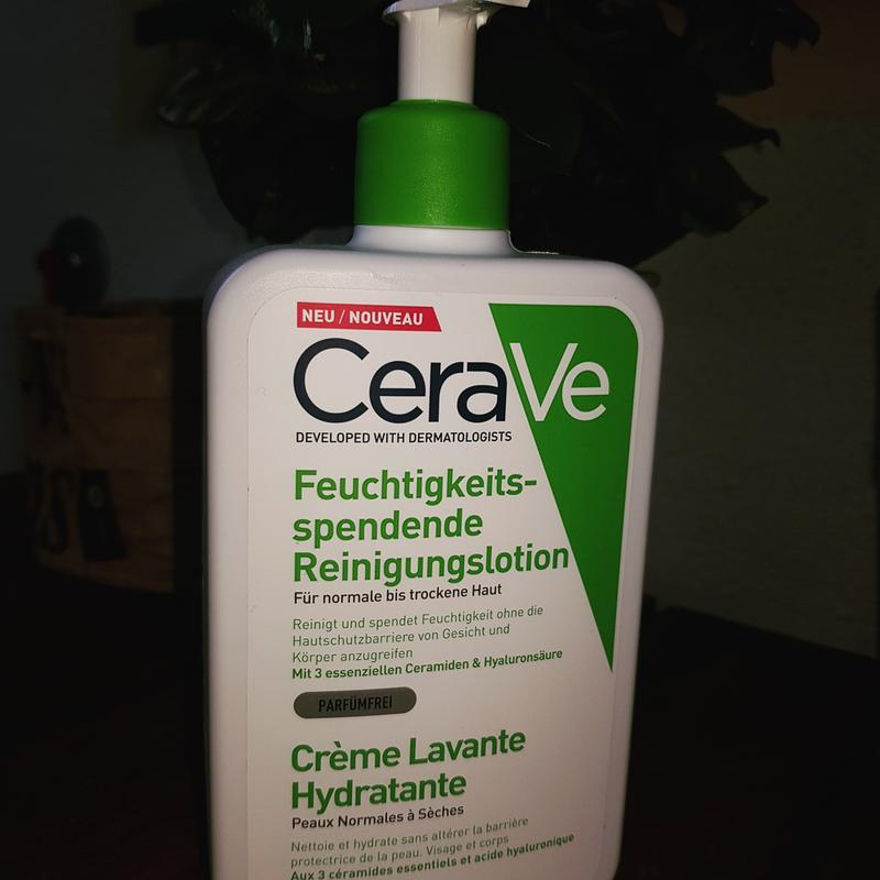 Cerave Feuchtigkeitsspendende Reinigungslotion