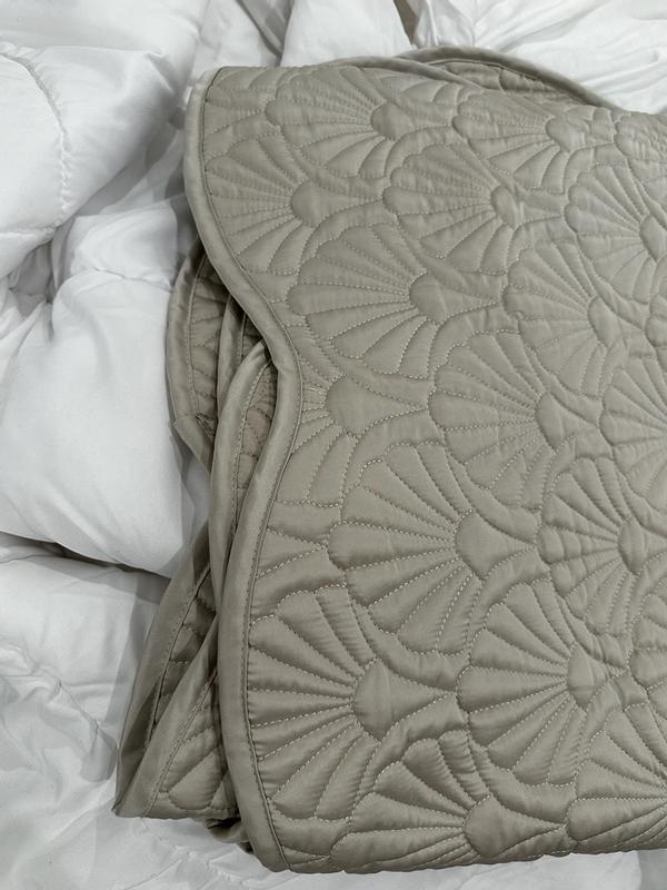 Review Thumbnail Image 0 380655861