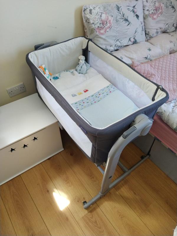 chicco next to me magic crib grey