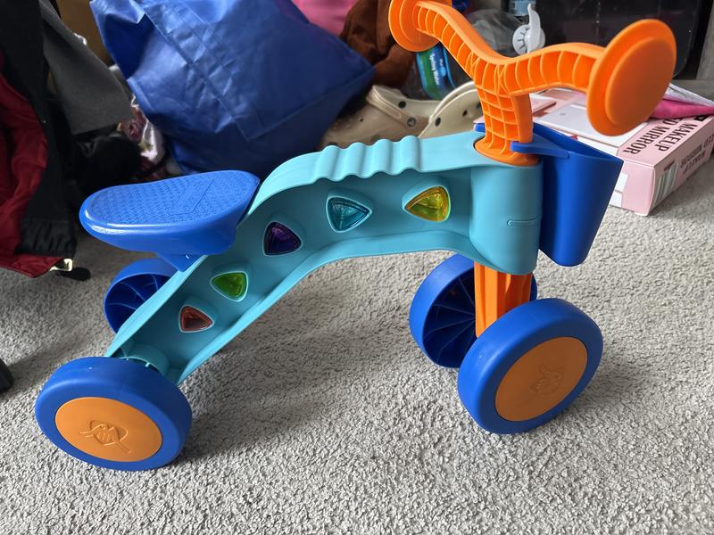 ItsiBitsi Blocks ride-on with storage basket and play blocks