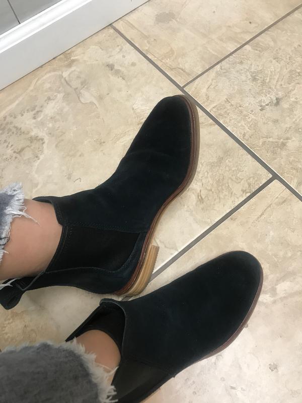 clarks arlo chelsea boots