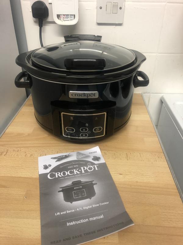 Crock-Pot 4.7L Digital Hinged Lid Slow Cooker, CSC052 