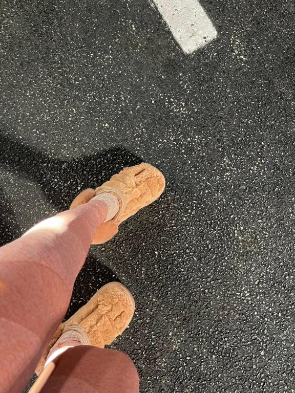 crocs Stomp Quilted Clog Stucco 23FW-I（クロックス ストンプ