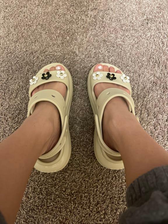 crocs Classic Mega Crush Sandal Moon Jelly （クロックス